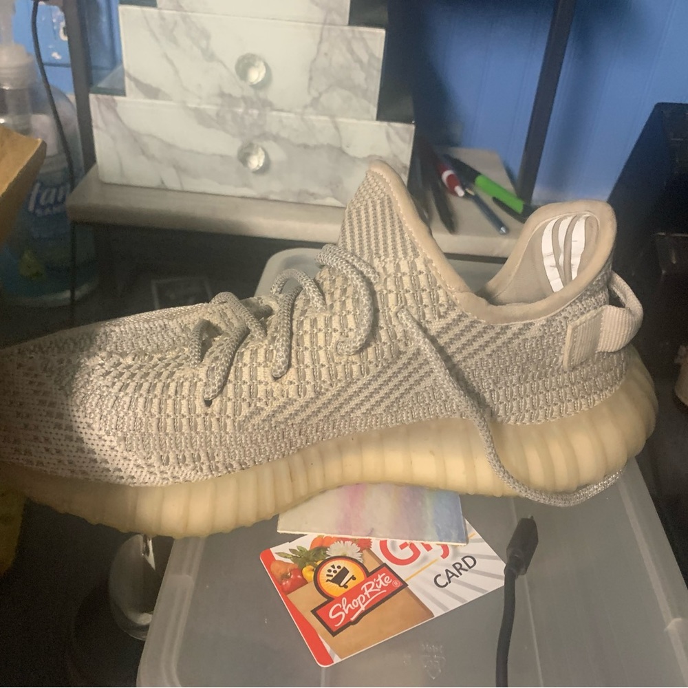 YEEZY sneakers,very comfortable and stylish